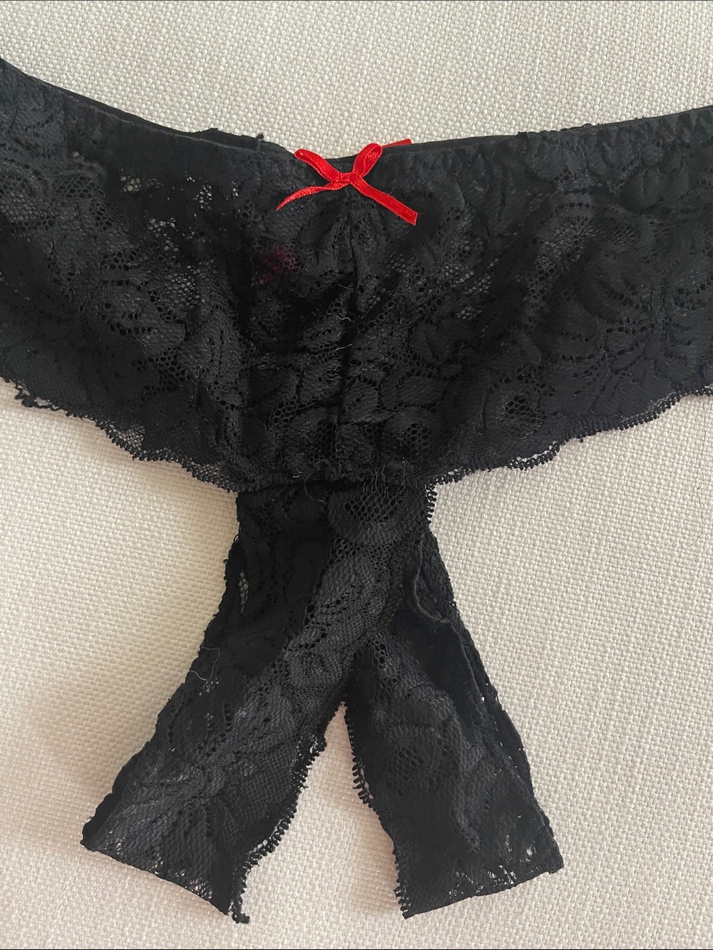 DREAMGIRL Black Lace Crotchless panties with red bows NWOT